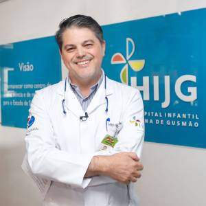 Dr. Levy Rau assume a direção do HIJG